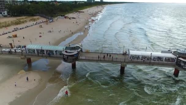 Pier Beach Oostzee Miedzyzdroje Molo Plaza Aerial View Polen Hoge — Stockvideo
