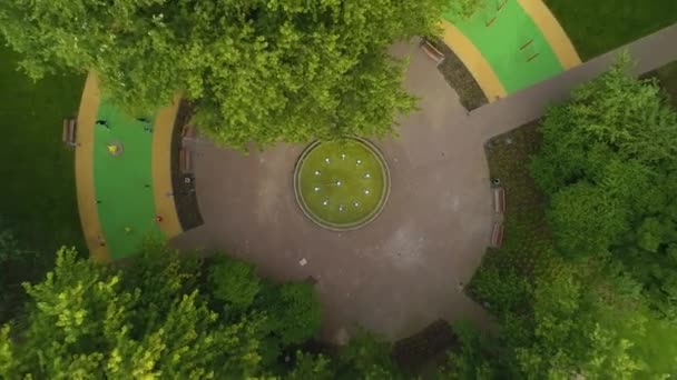 喷泉公园波兰普日Mdk Slupsk Fontanna Aerial View 高质量的4K镜头 — 图库视频影像