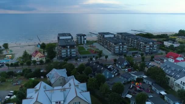 Apartments Beach Dziwnow Apartamenty Plaza Aerial View Polen Hochwertiges Filmmaterial — Stockvideo