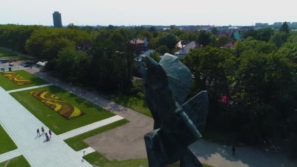 Monumento Escritura Los Polacos Szczecin Pomnik Czynu Polakow Vista Aérea — Vídeo de stock