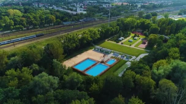 Kültéri Úszómedence Torun Glowny Basen Aerial View Lengyelország Kiváló Minőségű — Stock videók