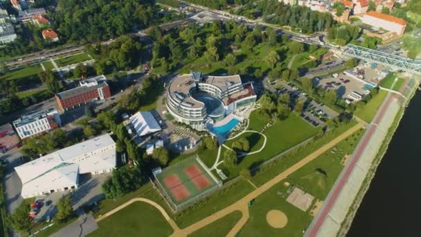 Gyönyörű Hotel Copernicus Torun Aerial View Lengyelország Kiváló Minőségű Felvételek — Stock videók