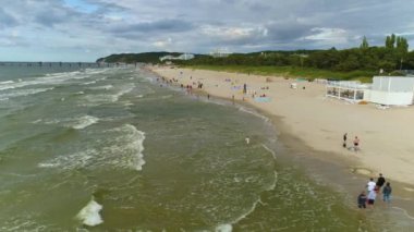 Plaj Baltık Denizi Miedzyzdroje Plaza Morze Baltyckie Hava Manzaralı Polonya. Yüksek kalite 4k görüntü