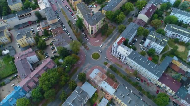 トップダウンロンドサイドレスストリートキリンスキエゴ空撮ポーランド 高品質4K映像 — ストック動画
