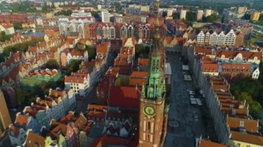 Ratusz Şehir Merkezi Gdansk Dlugi Targ Srodmiescie Hava Görüntüsü Polonya. Yüksek kalite 4k görüntü