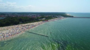 Plaj Baltık Denizi Ustka Plaza Morze Baltyckie Hava Görüntüsü Polonya. Yüksek kalite 4k görüntü