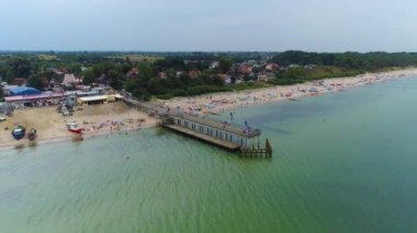 Pier Beach Baltık Denizi Chlopy Molo Plaza Morze Baltyckie Hava Manzaralı Polonya. Yüksek kalite 4k görüntü