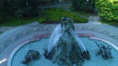 Fountain Bydgoszcz Fontanna Potop Plac Wolnosci Hava Görüntülü Polonya. Yüksek kalite 4k görüntü