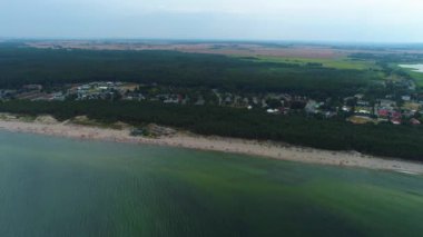 Plaj Baltık Denizi Tembel Plaza Morze Baltyckie Hava Manzaralı Polonya. Yüksek kalite 4k görüntü