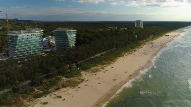 波罗的海海滩Miedzyzdroje Plaza Morze Baltyckie Aerial View Poland 高质量的4K镜头 — 图库视频影像