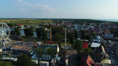 Lunapark Darlowo Wesole Miasteczko Hava Manzarası Polonya. Yüksek kalite 4k görüntü