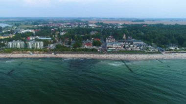 Panorama Güzel Plajı Mielno Plaza Havacılık Merkezi Polonya. Yüksek kalite 4k görüntü