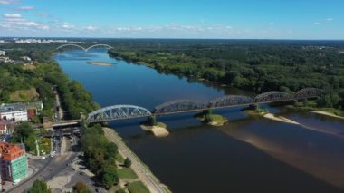 Vistula Demiryolu Köprüsü Torun Wisla En Kolejowy Hava Görüntüsü Polonya. Yüksek kalite 4k görüntü