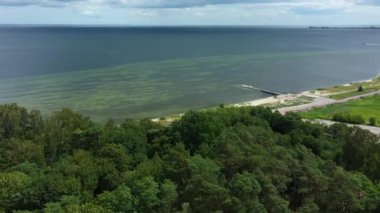 Pier Beach Baltık Denizi Oslonino Molo Plaza Morze Baltyckie Hava Manzaralı Polonya. Yüksek kalite 4k görüntü