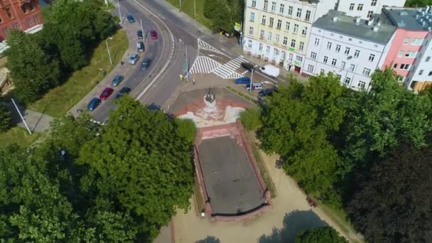 波兰议会广场 Square Plac Tobrucki Szczecin Fontanna Manzla Aerial View 高质量的4K镜头 — 图库视频影像