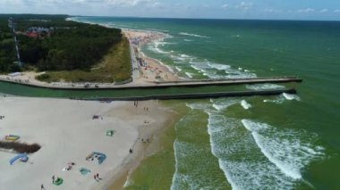 Promenade Plajı Rowy Promenada Plaza Havacılık Görünümü Polonya. Yüksek kalite 4k görüntü