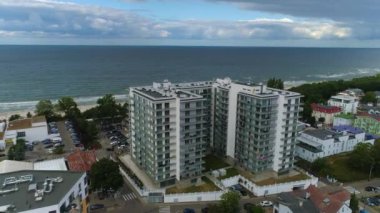 Balticus Apartmanı Plajı Miedzyzdroje Plaza Morze Havacılık Görünümü Polonya. Yüksek kalite 4k görüntü