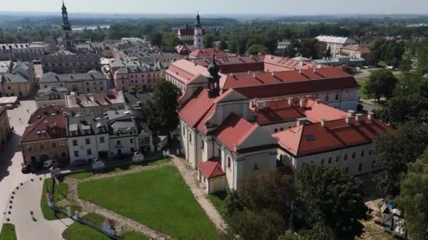 Piękny Kościół Krajobrazowy Stare Miasto Zamoski Widok Lotu Ptaka Polska — Wideo stockowe