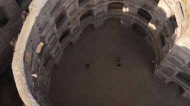 Ujazd Hava Manzaralı Polonya 'daki Krzyztopor Kalesi harabeleri. Yüksek kalite 4k görüntü