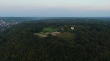 Güzel Manzara Dağ Ormanı Kazimierz Dolny Hava Manzarası Polonya. Yüksek kalite 4k görüntü