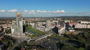 Güzel manzara gökdelenleri Rzeszow Hava Manzarası Polonya. Yüksek kalite 4k görüntü