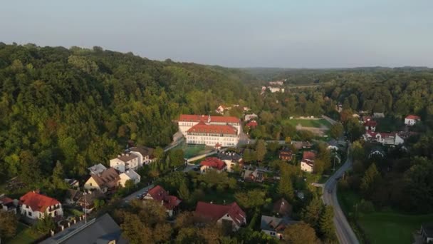 Schöne Landschaft Schule Kazimierz Dolny Luftaufnahme Polen Hochwertiges Filmmaterial — Stockvideo