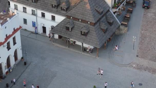 美丽的市场广场旧城Kazimierz Dolny Aerial View Poland 高质量的4K镜头 — 图库视频影像