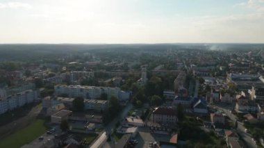 Güzel Panorama Kilisesi Tomaszow Lubelski Havacılık Manzarası Polonya. Yüksek kalite 4k görüntü