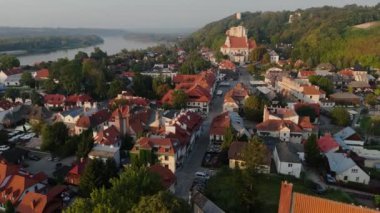 Güzel Eski Kasaba Pazar Meydanı Kazimierz Dolny Hava Manzarası Polonya. Yüksek kalite 4k görüntü