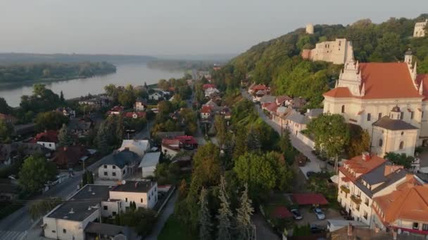 Paisaje Hermoso River Hill Castle Church Kazimierz Dolny Vista Aérea — Vídeos de Stock