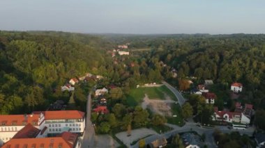Güzel manzara Forest Hill Kazimierz Dolny Hava Manzarası Polonya. Yüksek kalite 4k görüntü