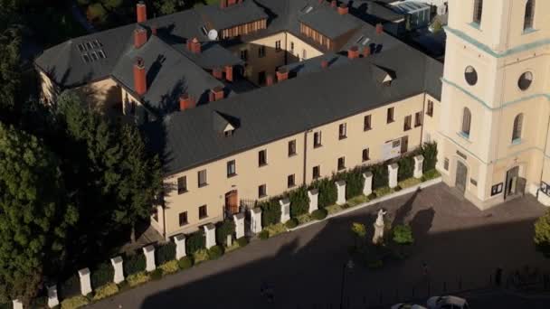 美丽的风景伯纳德修道院街Rzeszow Aerial View波兰 高质量的4K镜头 — 图库视频影像