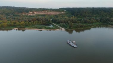 Güzel Peyzaj Balosu Janowiec Kazimierz Dolny Nehri Vistula Havacılık Görünümü Polonya. Yüksek kalite 4k görüntü