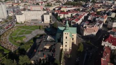 Bernardine Manastırı 'nın güzel manzarası Rzeszow Havacılık Manzarası Polonya. Yüksek kalite 4k görüntü