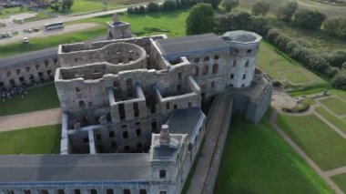 Ujazd Hava Manzaralı Polonya 'daki Krzyztopor Kalesi harabeleri. Yüksek kalite 4k görüntü