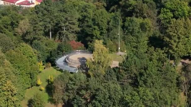 Schöne Mickiewicz Hügel Park Berg Sanok Luftaufnahme Polen Hochwertiges Filmmaterial — Stockvideo