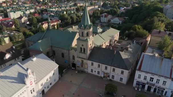 Vackra Tower Church Old Town Sanok Flygfoto Polen Högkvalitativ Film — Stockvideo