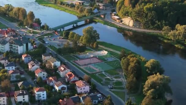 Hermosa Playgrund Skatepark River San Sanok Vista Aérea Polonia Imágenes — Vídeos de Stock