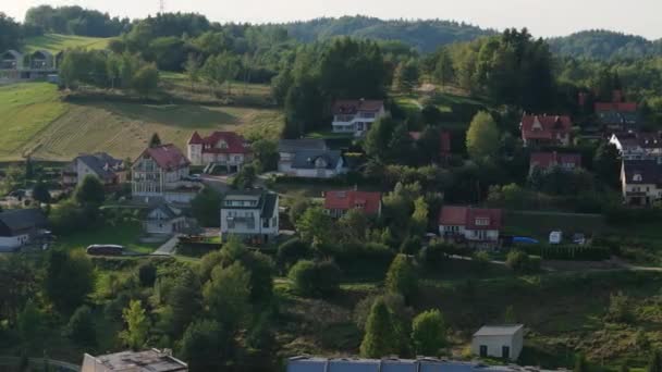 Gyönyörű Táj Házak Hegyek Bieszczady Polanczyk Aerial View Lengyelország Kiváló — Stock videók
