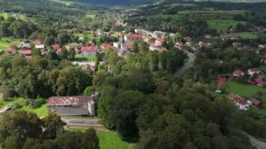Güzel Peyzaj Sarayı Bircza Bircza Hava Manzarası Polonya. Yüksek kalite 4k görüntü