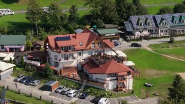 Güzel Daireler Solina Bieszczady Dağları Hava Görüntülü Polonya. Yüksek kalite 4k görüntü