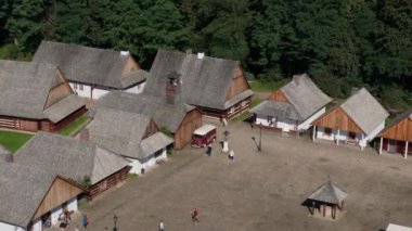 Güzel Açık Hava Müzesi Skansen Sanok Hava Görünümü Polonya. Yüksek kalite 4k görüntü