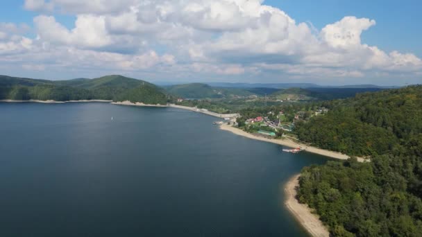 Vackra Landskap Dam Lake Solina Berg Bieszczady Antenn View Poland — Stockvideo