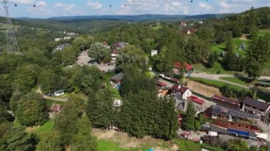 Şehir merkezinin güzel manzarası Solina Bieszczady Hava Görüntüsü Polonya. Yüksek kalite 4k görüntü