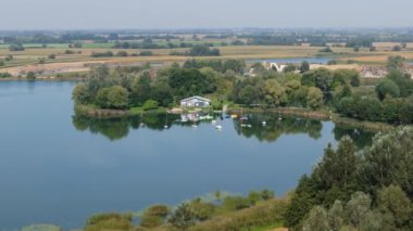 Güzel Peyzaj Gölü Zek Radymno Hava Görüntüsü Polonya. Yüksek kalite 4k görüntü