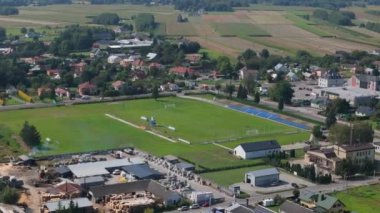 Güzel Peyzaj Stadyumu Lubaczow Hava Manzarası Polonya. Yüksek kalite 4k görüntü