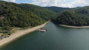 Molo Sahili 'nin güzel manzarası Solina Bieszczady Hava Manzarası Polonya. Yüksek kalite 4k görüntü