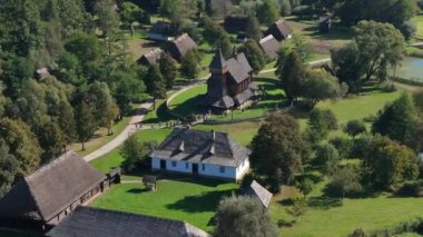 Güzel Kilise Açık Hava Müzesi Skansen Sanok Hava Manzarası Polonya. Yüksek kalite 4k görüntü
