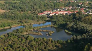 Güzel Peyzaj Göletleri Dağları Bieszczady Sanok Hava Görüntüsü Polonya. Yüksek kalite 4k görüntü