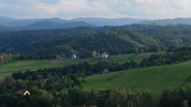 Güzel Peyzaj Dağları Bieszczady Polanczyk Hava Görüntüsü Polonya. Yüksek kalite 4k görüntü